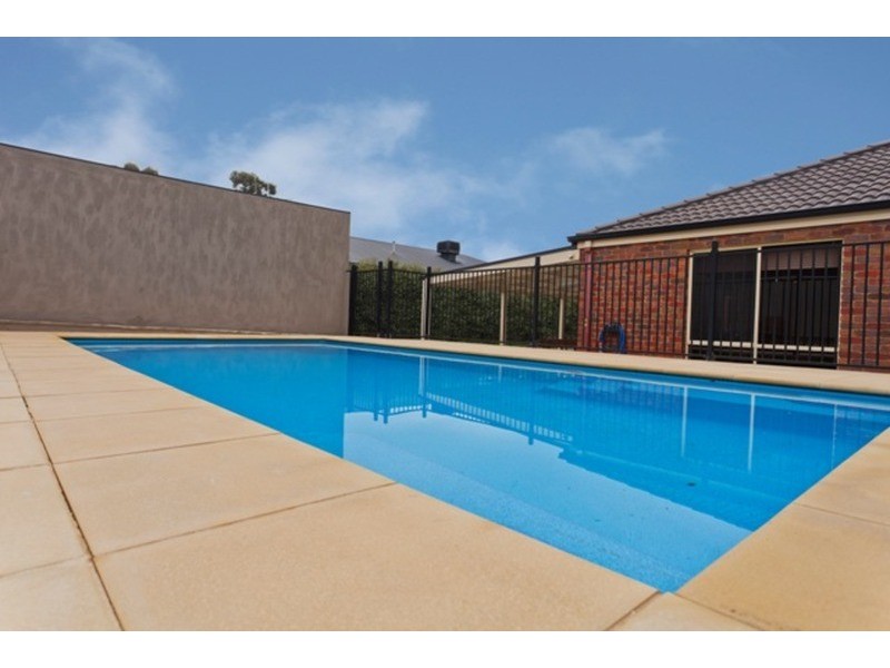 23 Kooringal  Drive, Eaglehawk VIC 3556