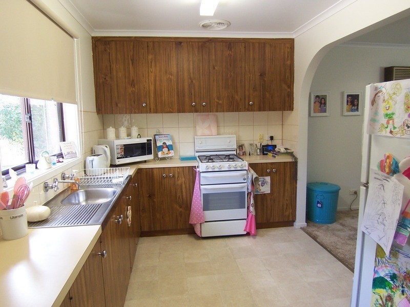 1/2 Beverley Street, Kangaroo Flat VIC 3555