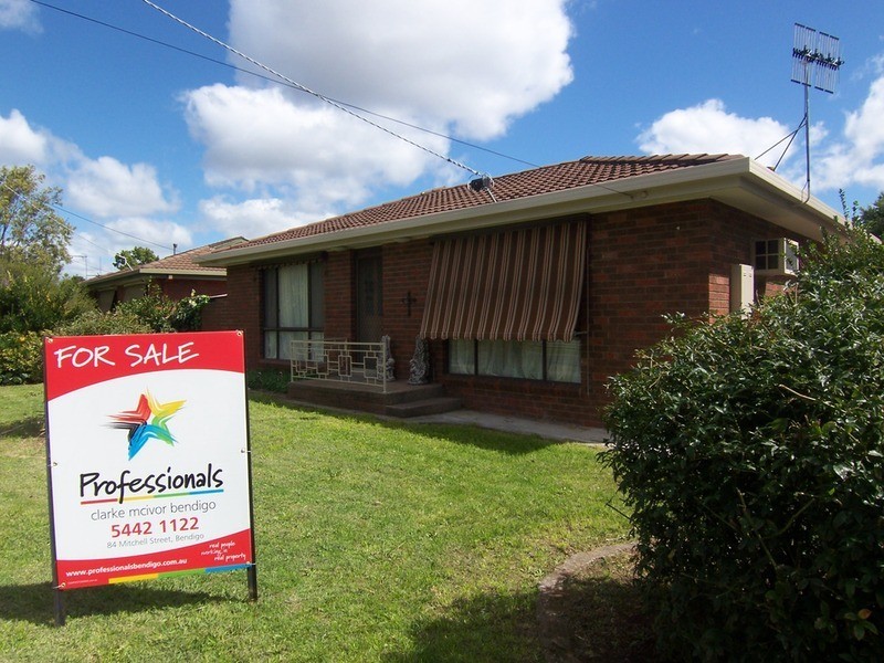 1/2 Beverley Street, Kangaroo Flat VIC 3555