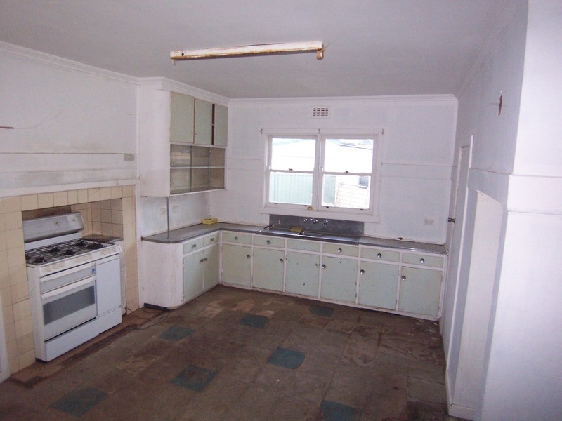 10 Olympic Parade, Kangaroo Flat VIC 3555