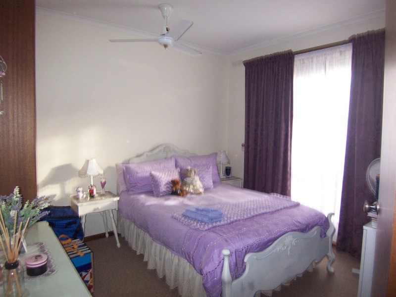 3/27 Nish  Street, Flora Hill VIC 3550