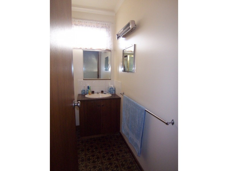 3/27 Nish  Street, Flora Hill VIC 3550