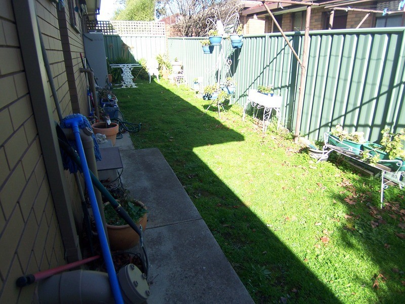 3/27 Nish  Street, Flora Hill VIC 3550