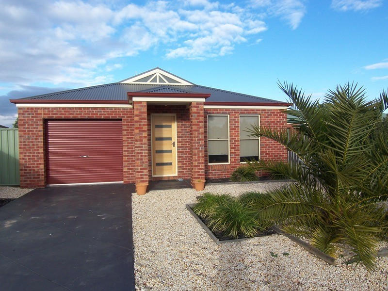 180 Myrtle Road, Epsom VIC 3551