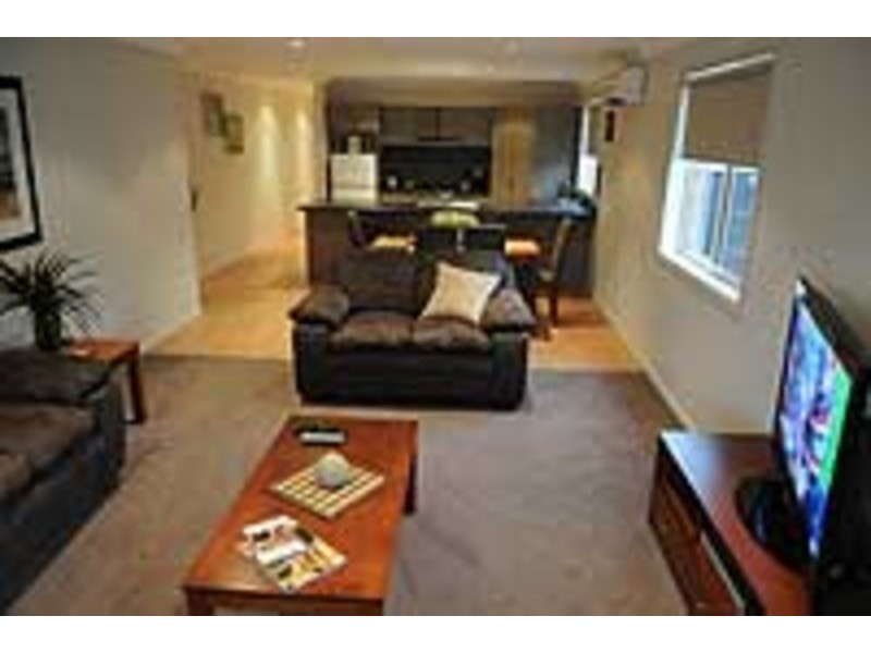 180 Myrtle Road, Epsom VIC 3551