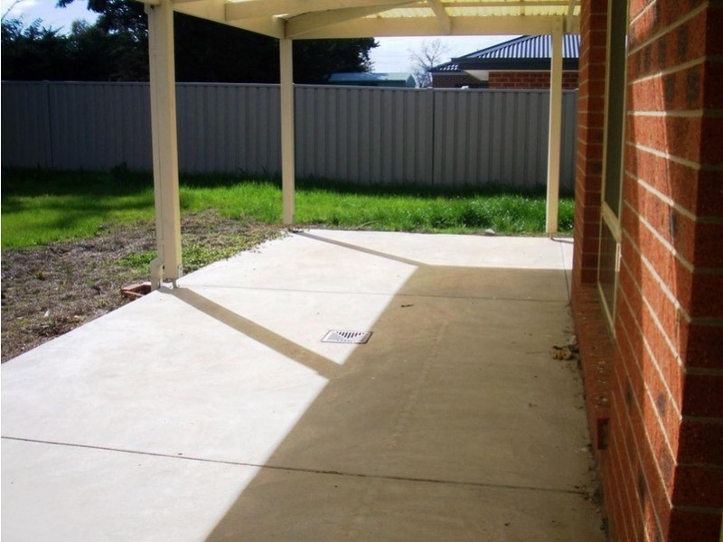 14 Victoria Avenue, Kangaroo Flat VIC 3555