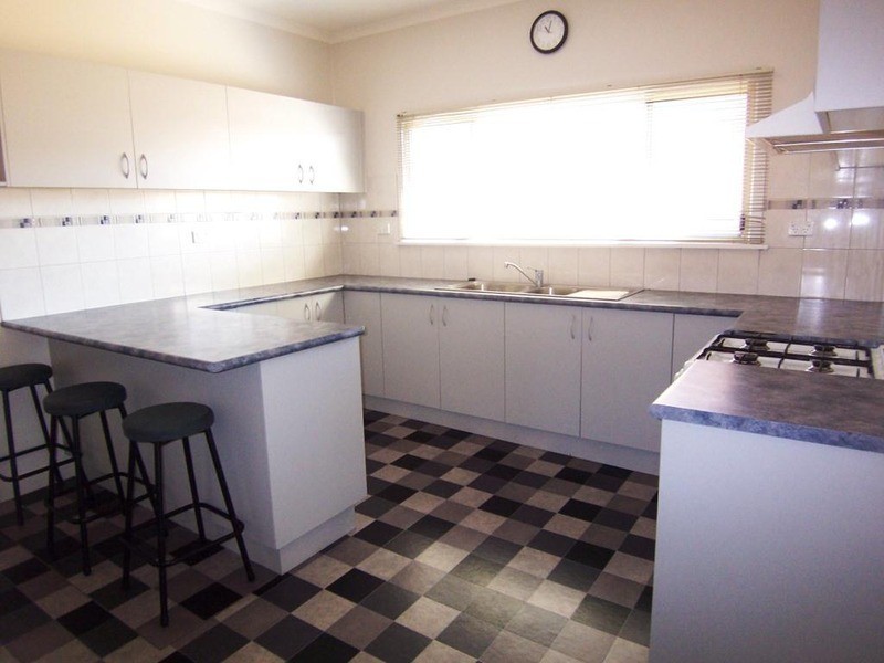 25 Sandhurst Road, California Gully VIC 3556