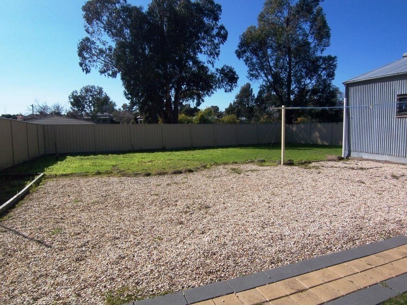 25 Sandhurst Road, California Gully VIC 3556