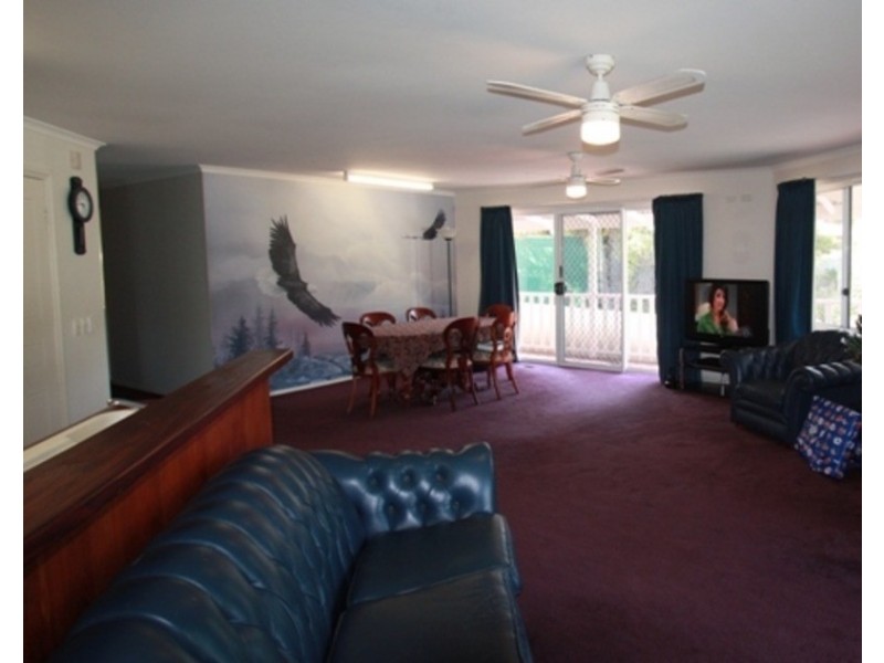11 Fraser Court, Kangaroo Flat VIC 3555