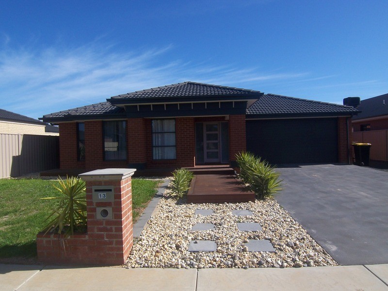 13 Sullivan Street, Ascot VIC 3551