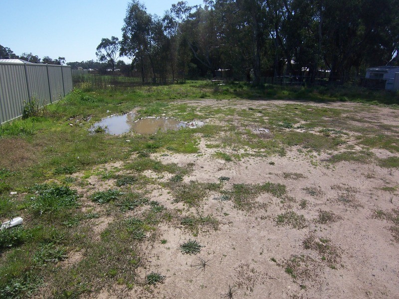 24 Barnett Drive, Kangaroo Flat VIC 3555