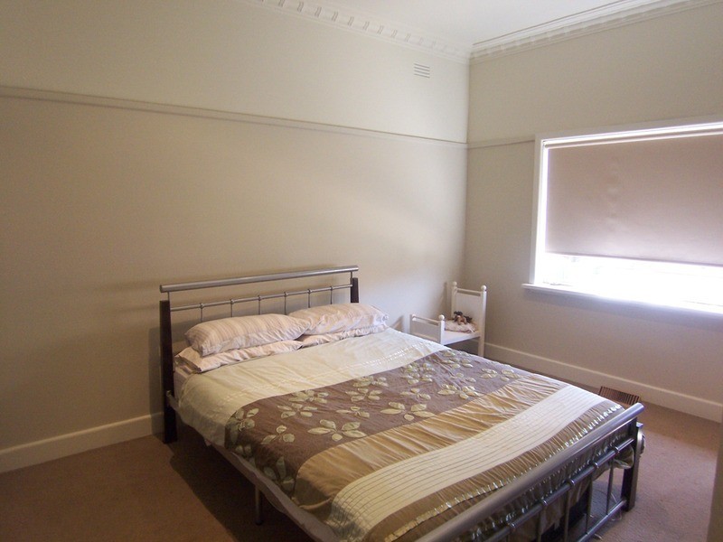 8 Margaret Crescent, Flora Hill VIC 3550