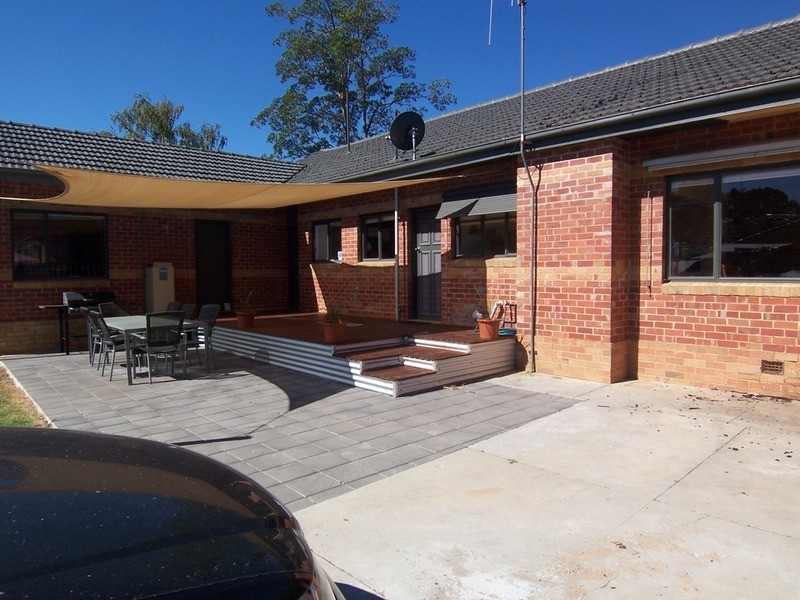 8 Margaret Crescent, Flora Hill VIC 3550