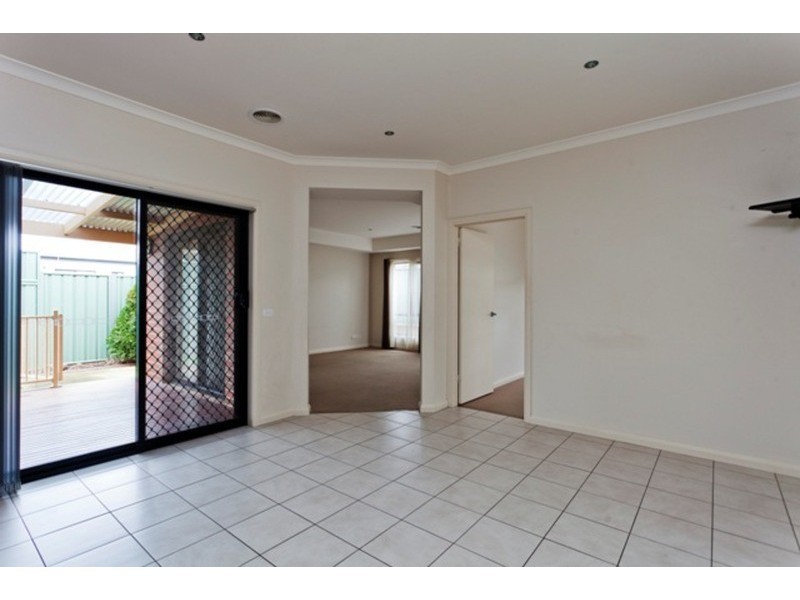 2 Park Terrace, Kangaroo Flat VIC 3555