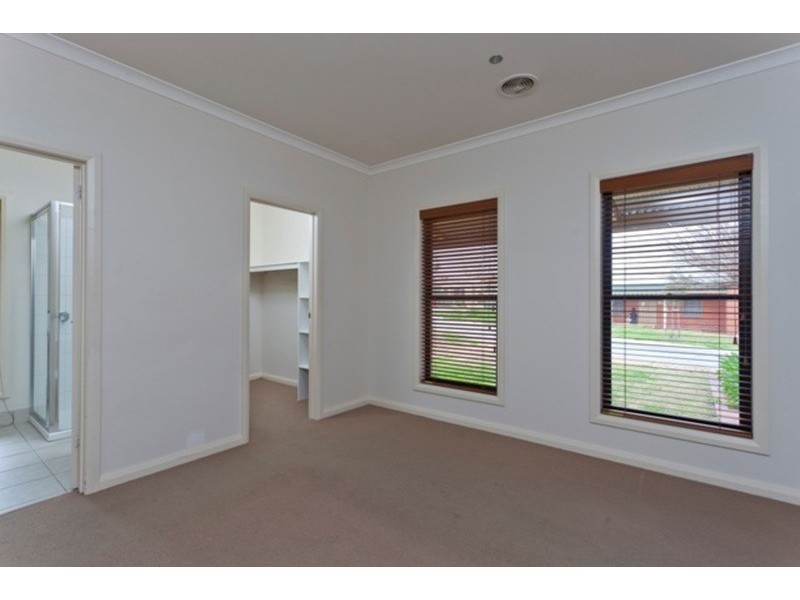 2 Park Terrace, Kangaroo Flat VIC 3555