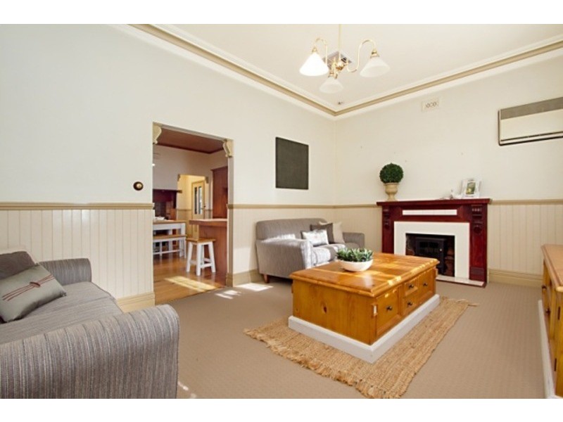 7 Curtin  Street, Flora Hill VIC 3550