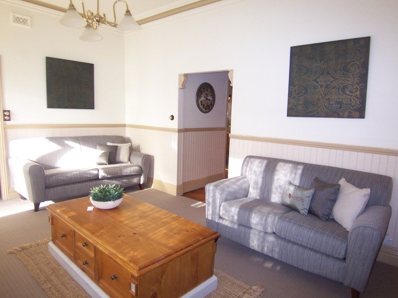 7 Curtin  Street, Flora Hill VIC 3550