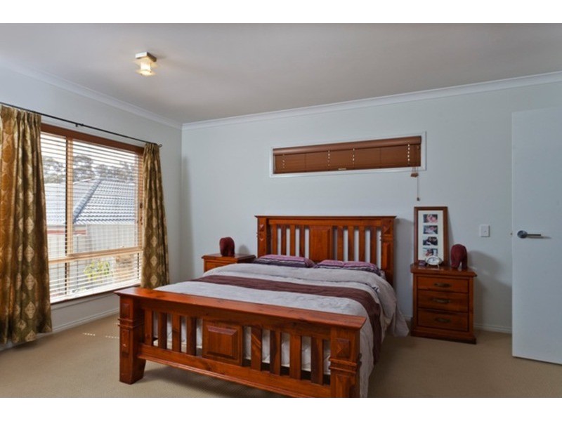 5 Kirri Close, Kangaroo Flat VIC 3555