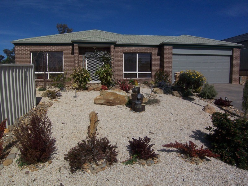 5 Kirri Close, Kangaroo Flat VIC 3555