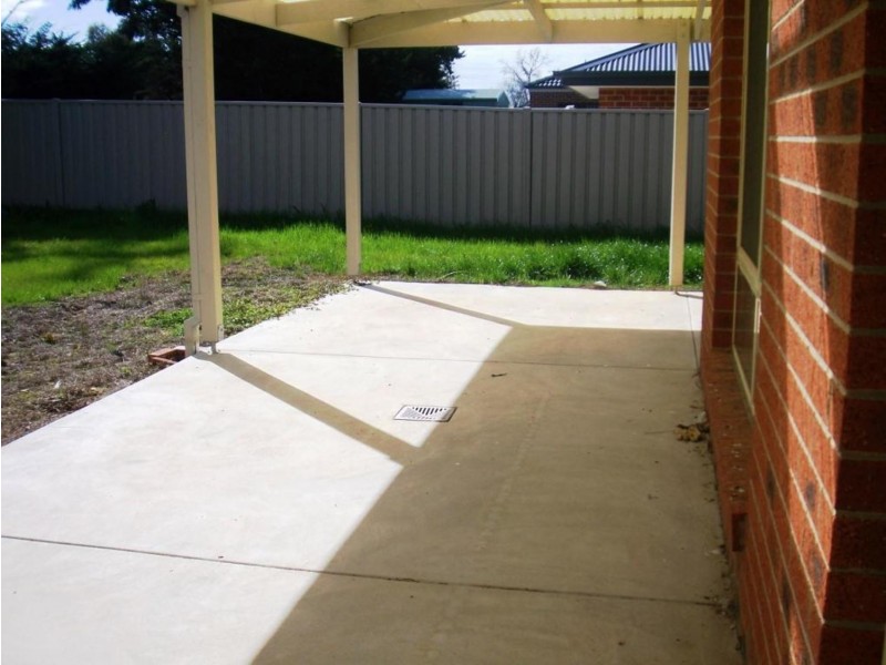 14 Victoria Avenue, Kangaroo Flat VIC 3555