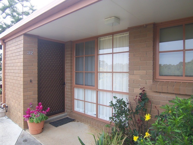 32 Francis Street, Spring Gully VIC 3550