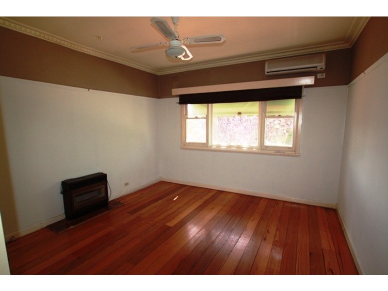 8 Hewitt Avenue, Kennington VIC 3550