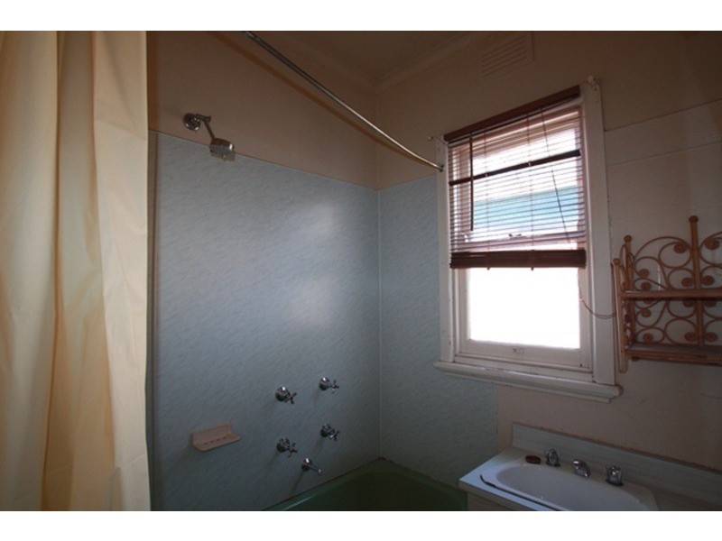 8 Hewitt Avenue, Kennington VIC 3550