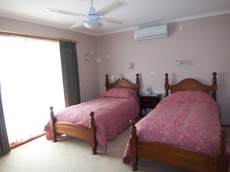 16 Hollywood  Court, Strathdale VIC 3550