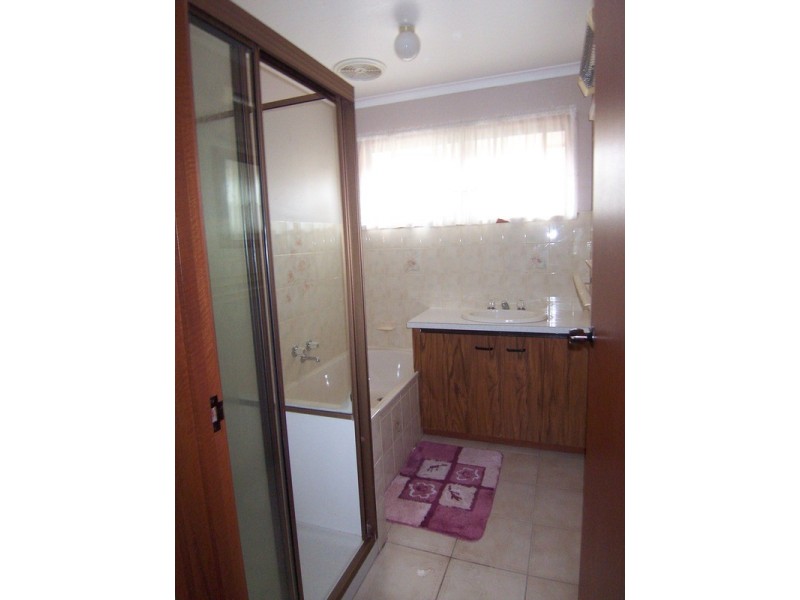 16 Hollywood  Court, Strathdale VIC 3550