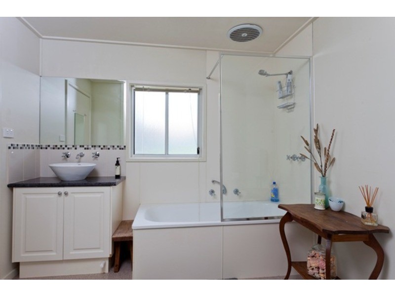 13a Somerville Street, Flora Hill VIC 3550