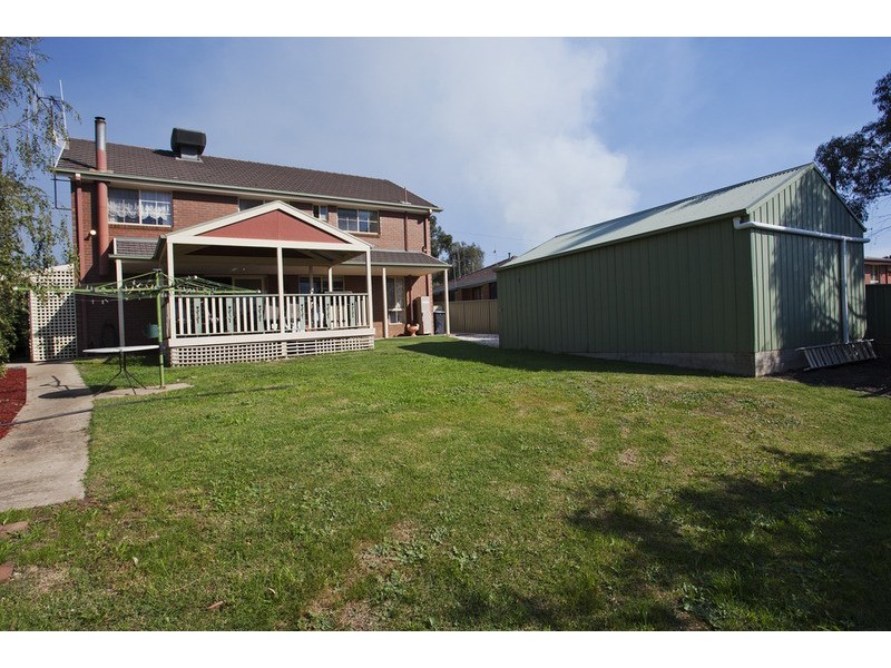 4 Davey Close, Flora Hill VIC 3550