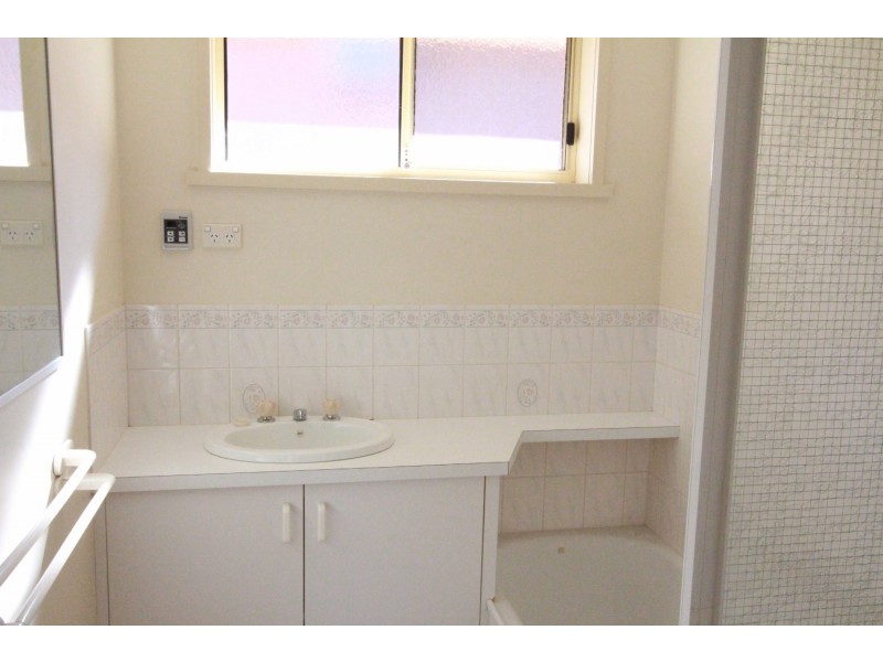 15 Banool Street, Golden Square VIC 3555