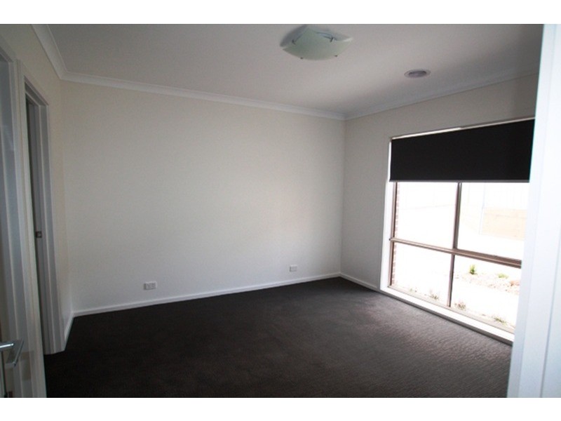 2/213 Aspinal  Street, Kangaroo Flat VIC 3555