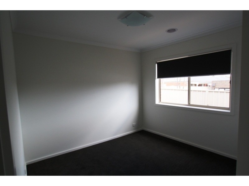 2/213 Aspinal  Street, Kangaroo Flat VIC 3555
