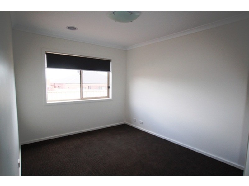 2/213 Aspinal  Street, Kangaroo Flat VIC 3555