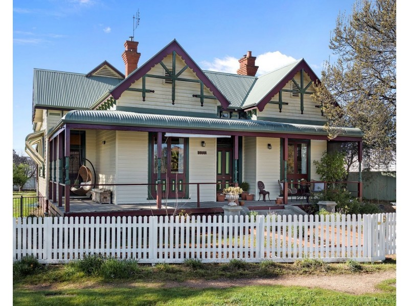 6 Butts Road, Eaglehawk VIC 3556