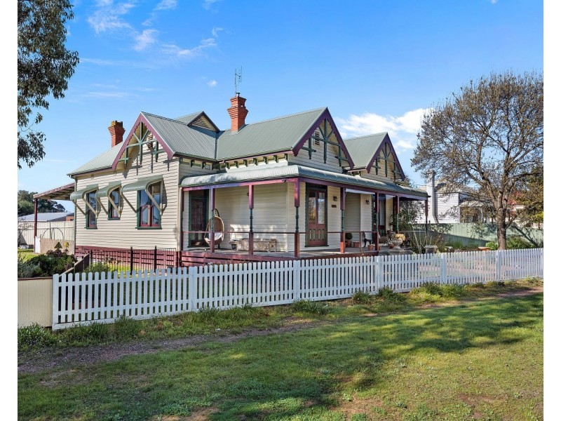 6 Butts Road, Eaglehawk VIC 3556