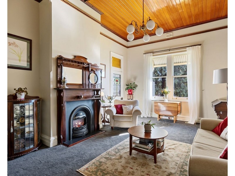 6 Butts Road, Eaglehawk VIC 3556