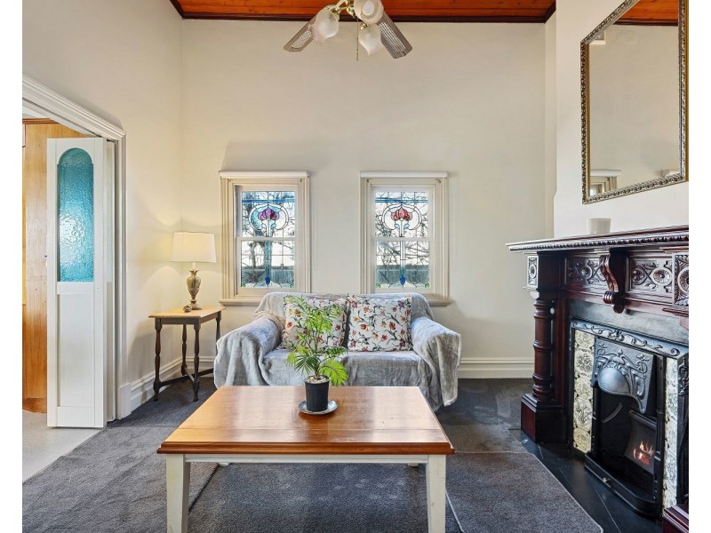 6 Butts Road, Eaglehawk VIC 3556