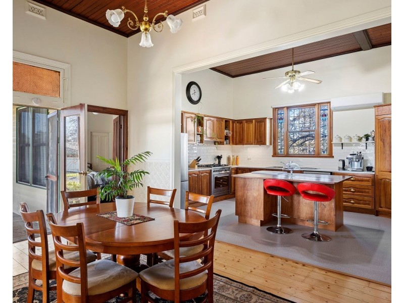6 Butts Road, Eaglehawk VIC 3556