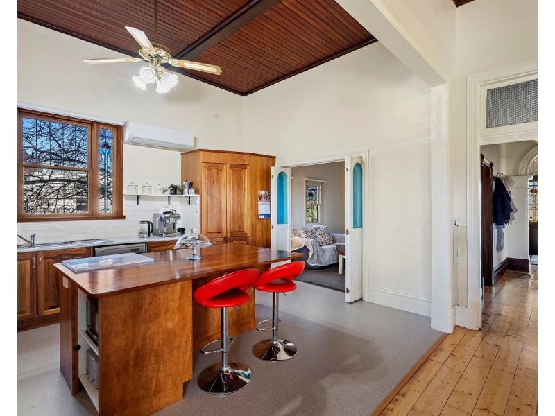 6 Butts Road, Eaglehawk VIC 3556