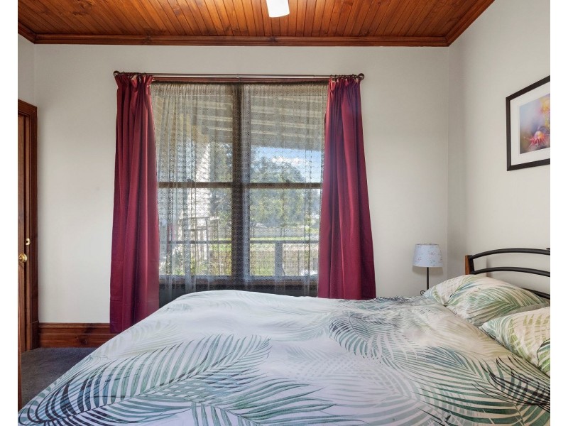 6 Butts Road, Eaglehawk VIC 3556
