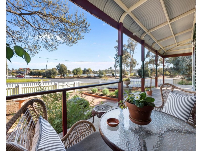 6 Butts Road, Eaglehawk VIC 3556