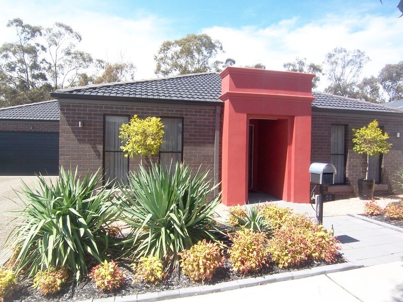 69 Amara Way, Kangaroo Flat VIC 3555