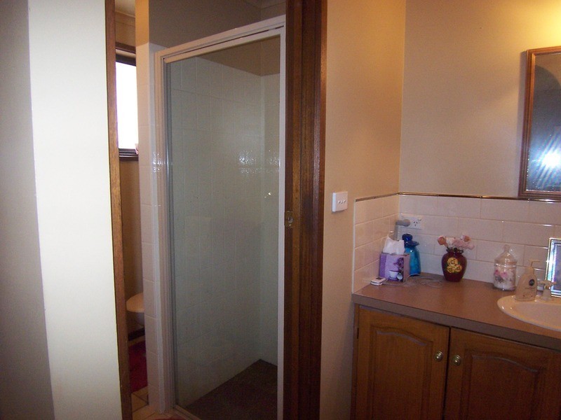 5 Herbert Avenue, Strathdale VIC 3550