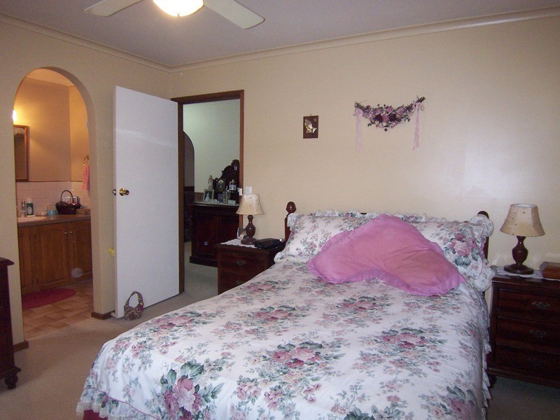 5 Herbert Avenue, Strathdale VIC 3550