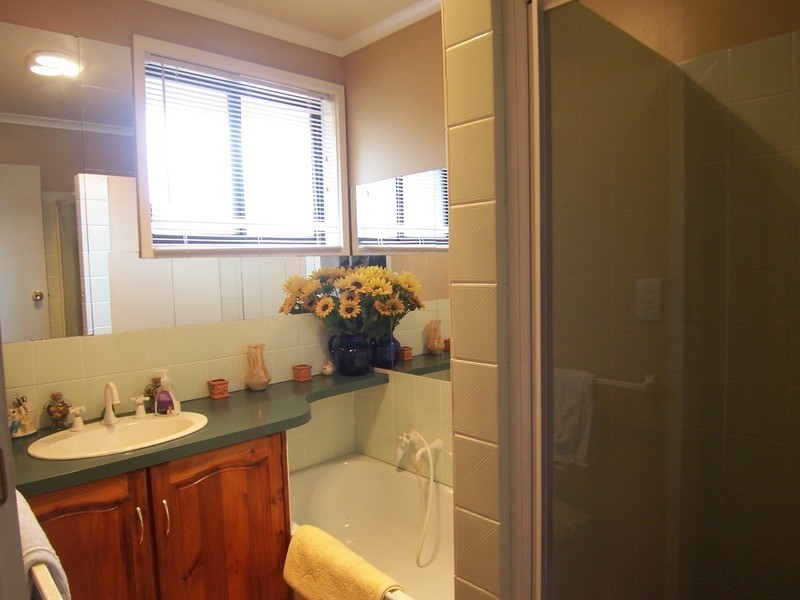 5 Herbert Avenue, Strathdale VIC 3550