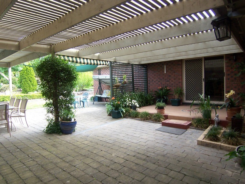 5 Herbert Avenue, Strathdale VIC 3550