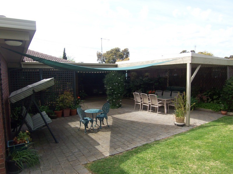 5 Herbert Avenue, Strathdale VIC 3550