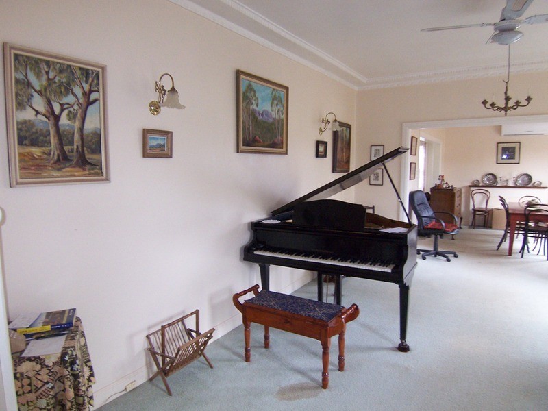 33 Hospital Street, Wedderburn VIC 3518